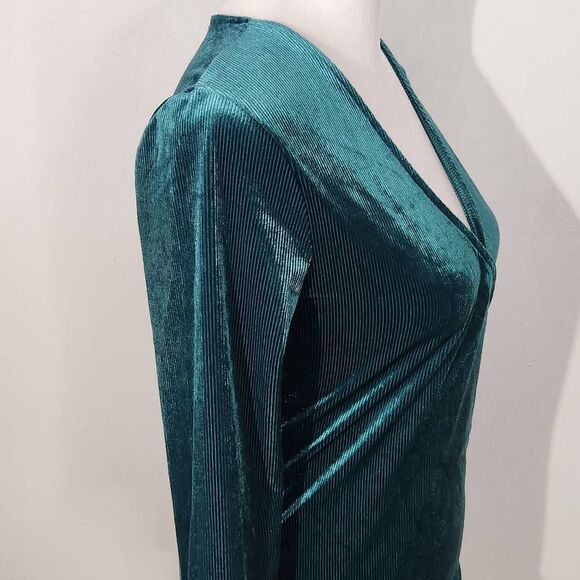 Express Green Velvet Ribbed Wrap Top NWT Size XS Dressy Green Velvet Top - Picture 4 of 10